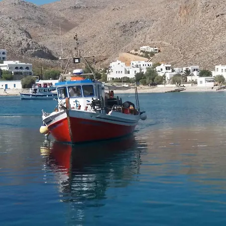 Sirokos Karavostasis (Folegandros)
