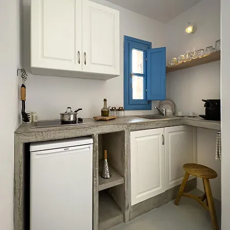 Sirokos * Karavostasis (Folegandros)