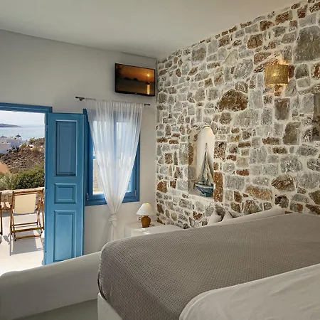 Sirokos Karavostasis (Folegandros)