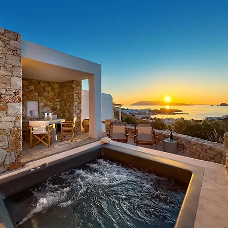 Sirokos Karavostasis (Folegandros)