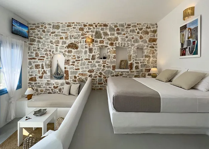 Sirokos * Karavostasis (Folegandros)